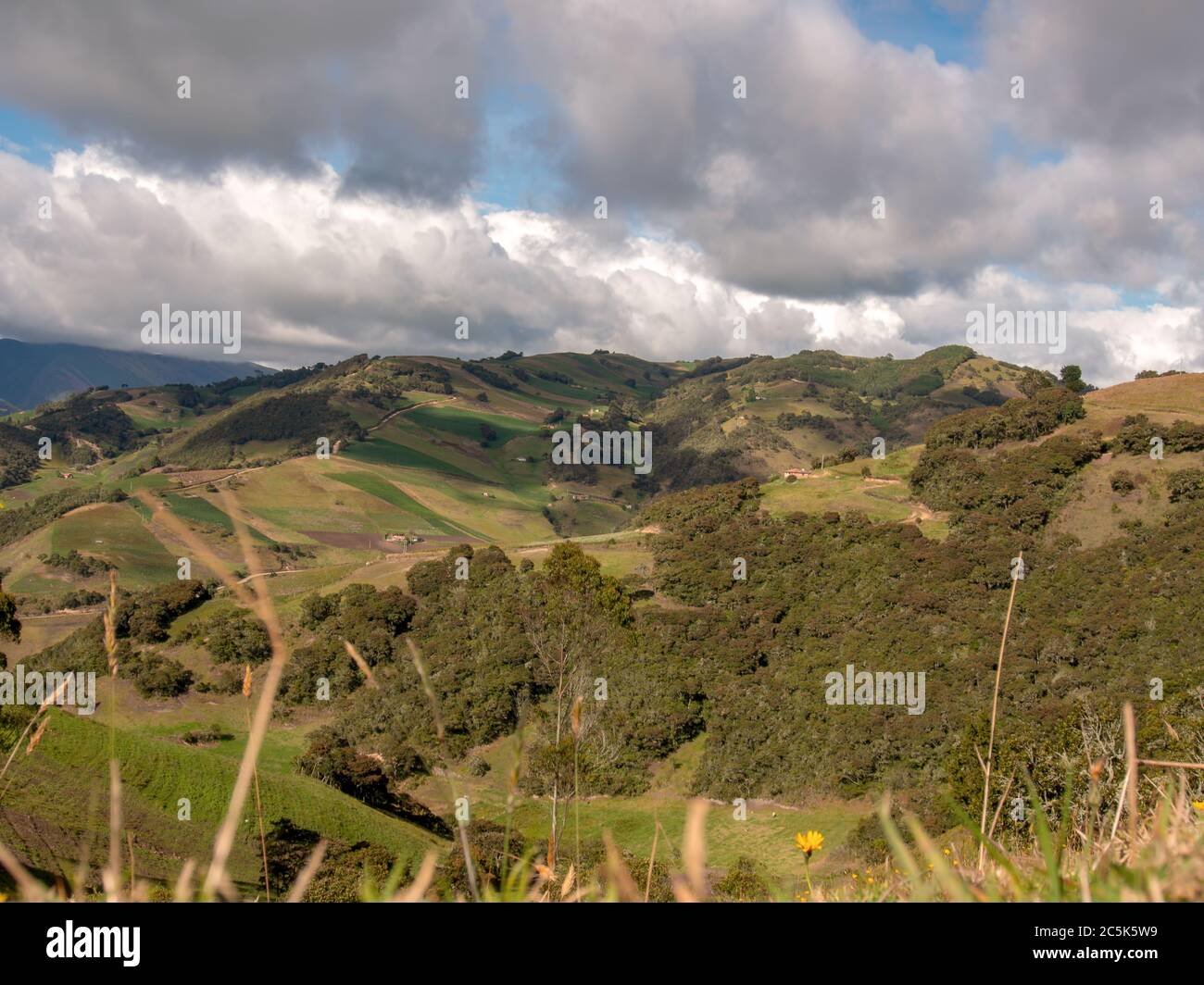 Paisaje montañoso de Boyacá al amanecer