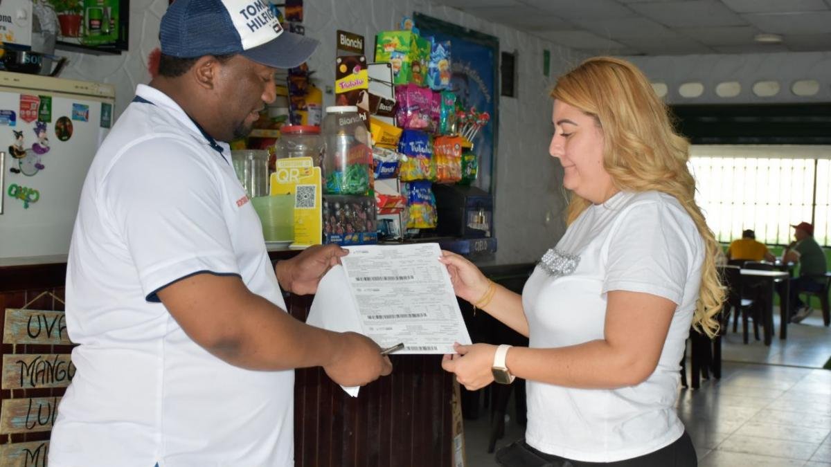 entrega de facturas con descuentos a los contribuyentes en santa marta 1
