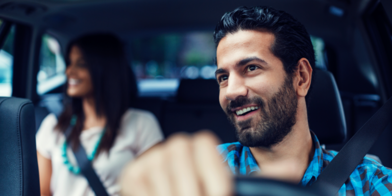 Qué año de carro se usa en Uber: Guía para Conductores Colombianos